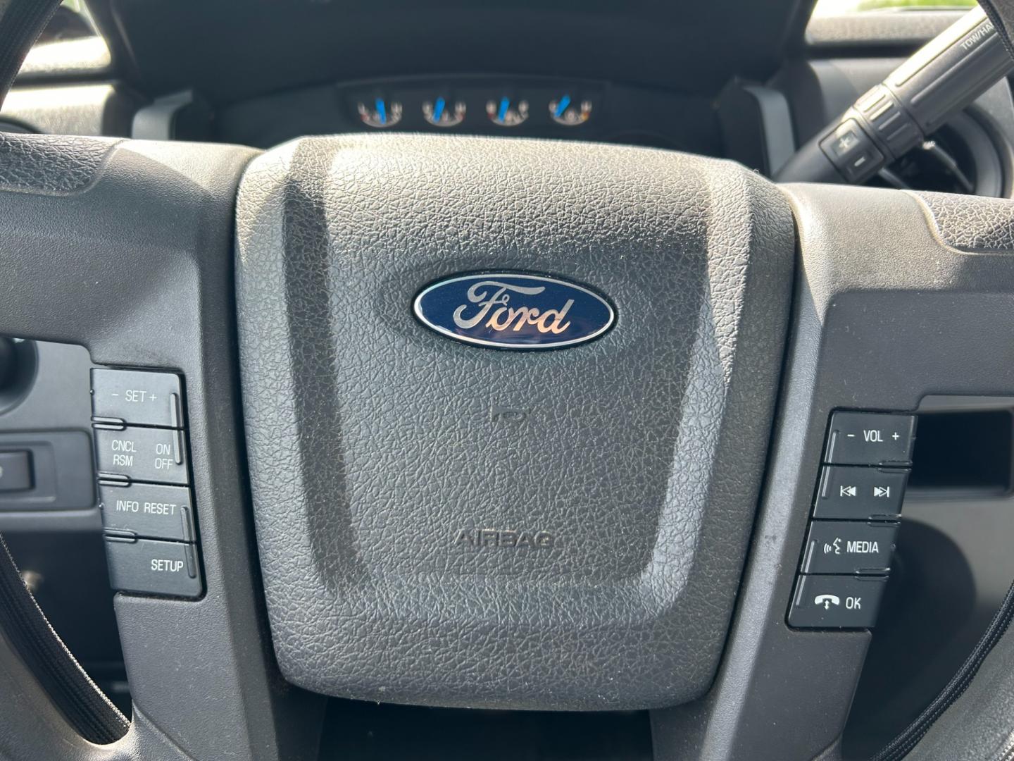 2014 White /Gray Ford F-150 XL SuperCab 6.5-ft. Bed 2WD (1FTEX1CM2EK) with an 3.7L V6 DOHC 24V engine, 6-Speed Automatic transmission, located at 17760 Hwy 62, Morris, OK, 74445, (918) 733-4887, 35.609104, -95.877060 - 2014 FORD F-150 XL SUPERCAB 6.5-ft. BED 2WD 3.7L V6 BI-FUEL SYSTEM RUNS ON CNG OR GASOLINE. FEATURES KEYLESS REMOTE ENTRY, POWER LOCKS, POWER WINDOWS, AM/FM STEREO, SIRIUS XM STEREO, CD PLAYER, AUXILLARY PORT, CRUISE CONTROL, TRACTION CONTROL, MULTI-FUNCTIONING STEERING WHEEL CONTROLS, TRAILER HITCH - Photo#13